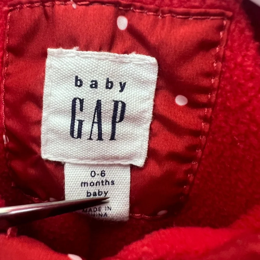 |•BABY GAP•| Adorable Polka Dot Snowsuit Size 0-6 Months